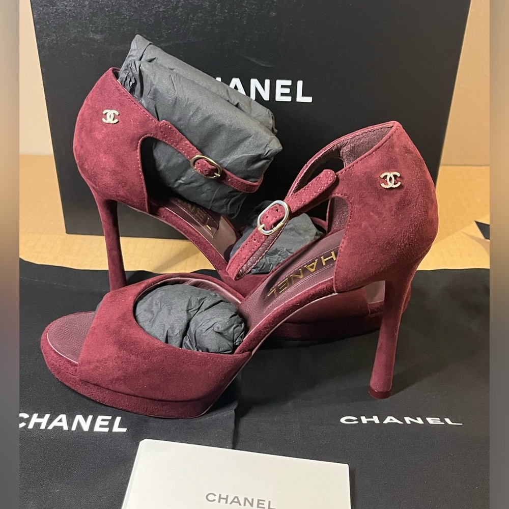 Authentic Chanel Suede Kidskin Sandals size 38.5